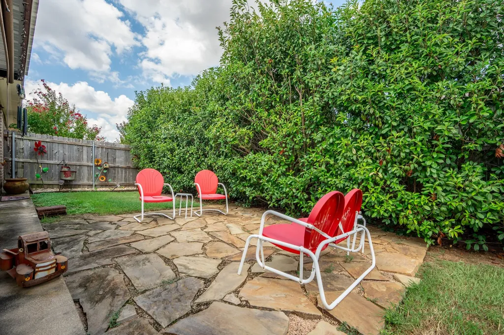219 Oak Meadow Trail Waco TX 76657