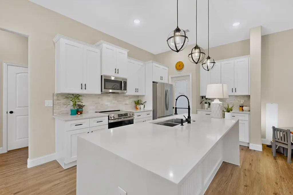 821 E 2nd Street Weatherford TX 76086