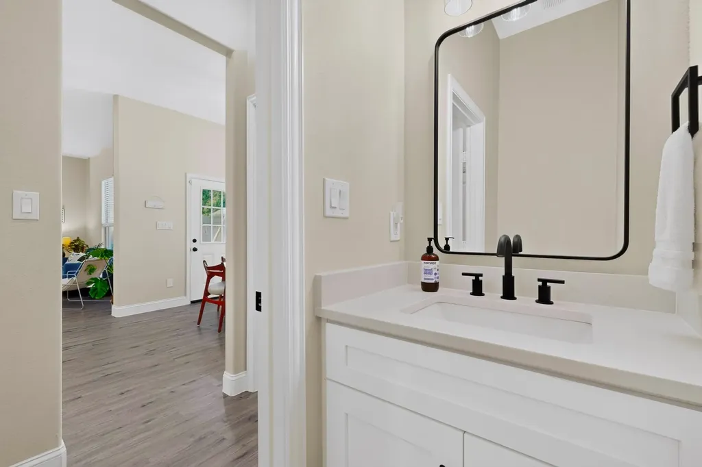 821 E 2nd Street Weatherford TX 76086