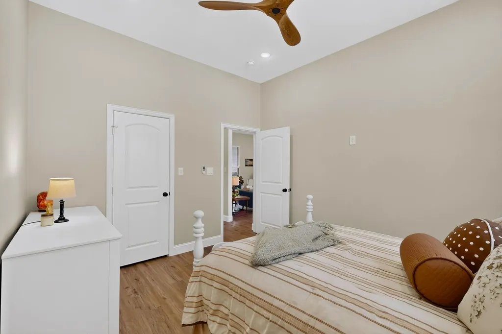 821 E 2nd Street Weatherford TX 76086