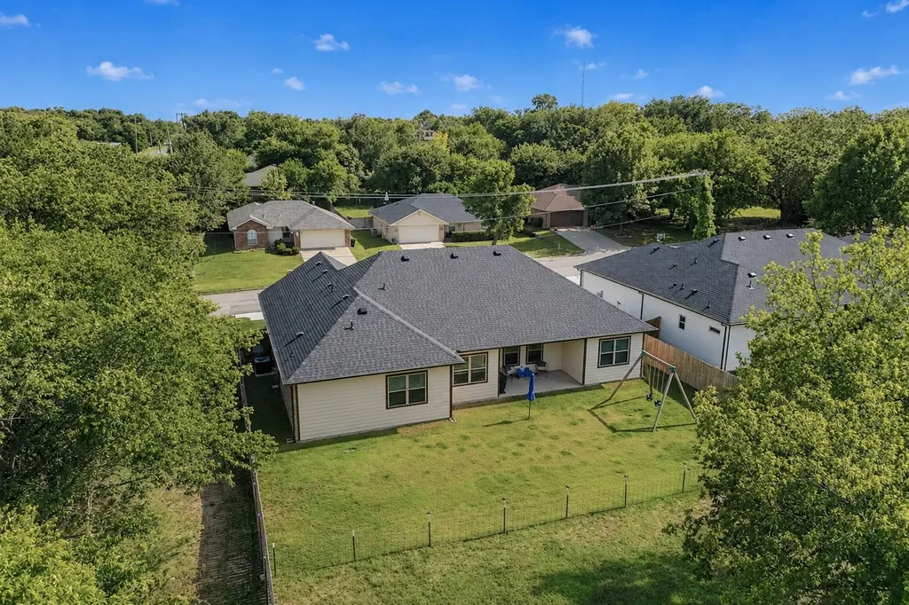 821 E 2nd Street Weatherford TX 76086