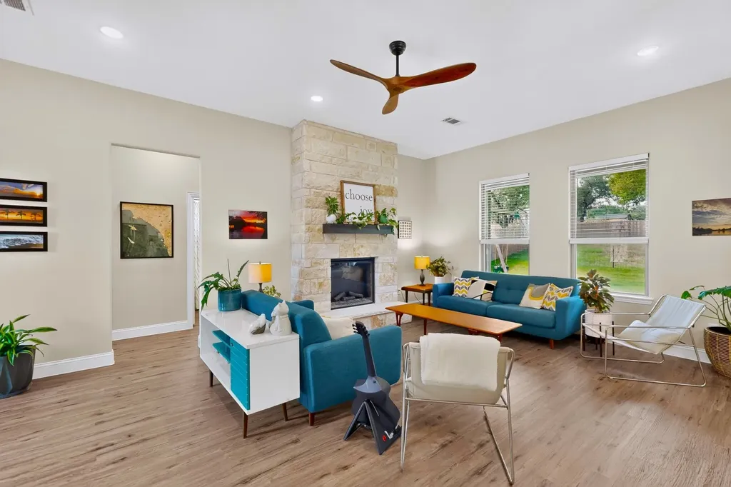 821 E 2nd Street Weatherford TX 76086