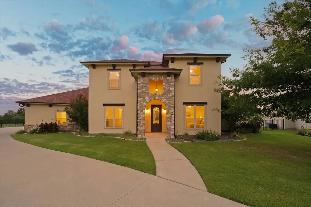 1200 Eagle Glen Pass Gunter TX 75058