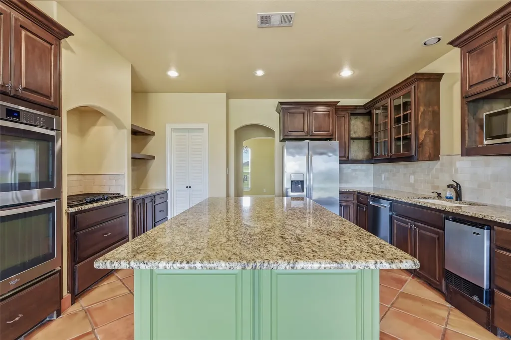 1200 Eagle Glen Pass Gunter TX 75058