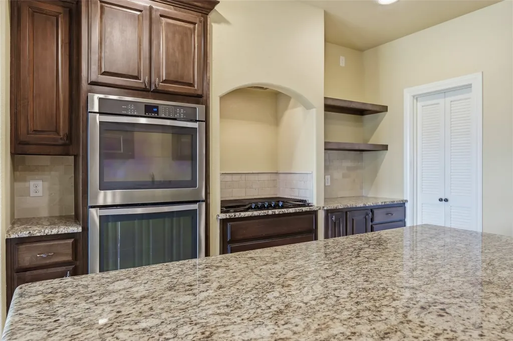 1200 Eagle Glen Pass Gunter TX 75058