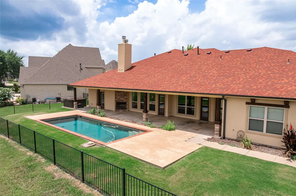 1200 Eagle Glen Pass Gunter TX 75058