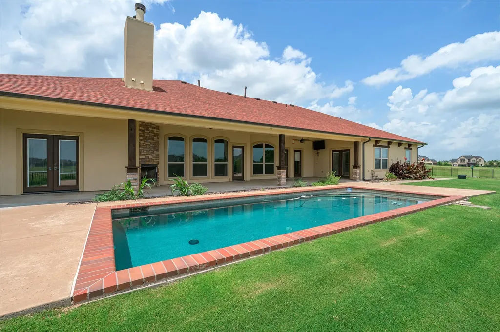1200 Eagle Glen Pass Gunter TX 75058