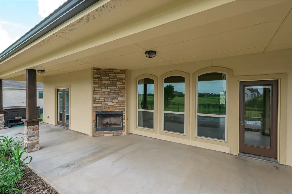 1200 Eagle Glen Pass Gunter TX 75058