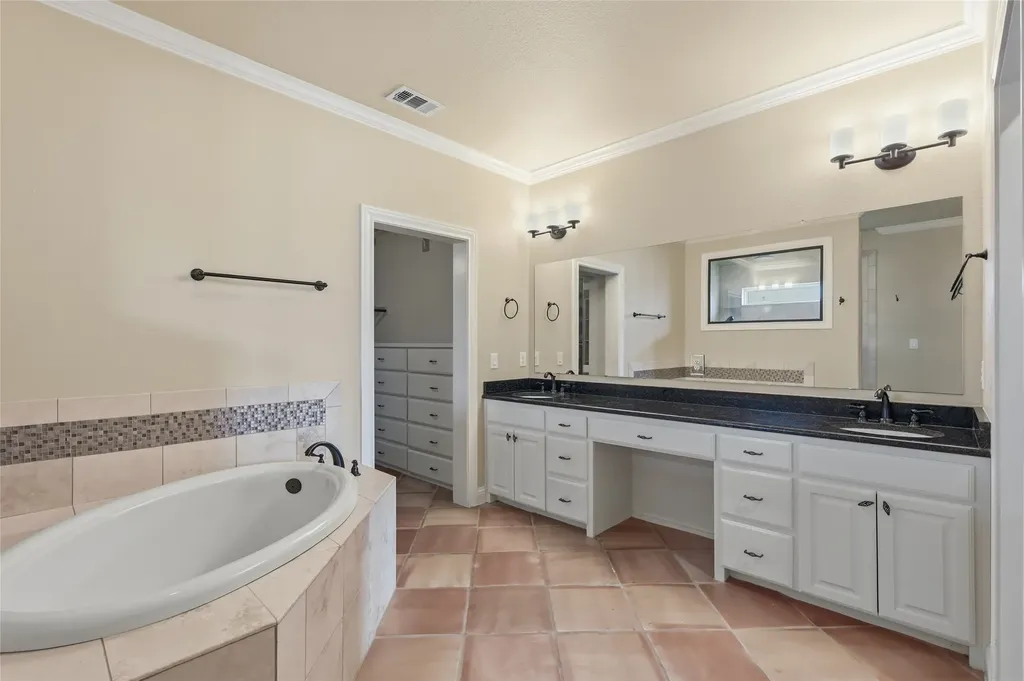 1200 Eagle Glen Pass Gunter TX 75058