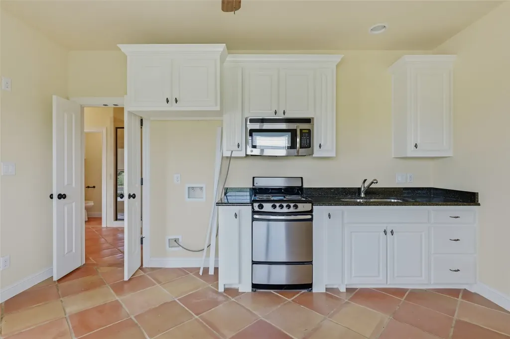 1200 Eagle Glen Pass Gunter TX 75058