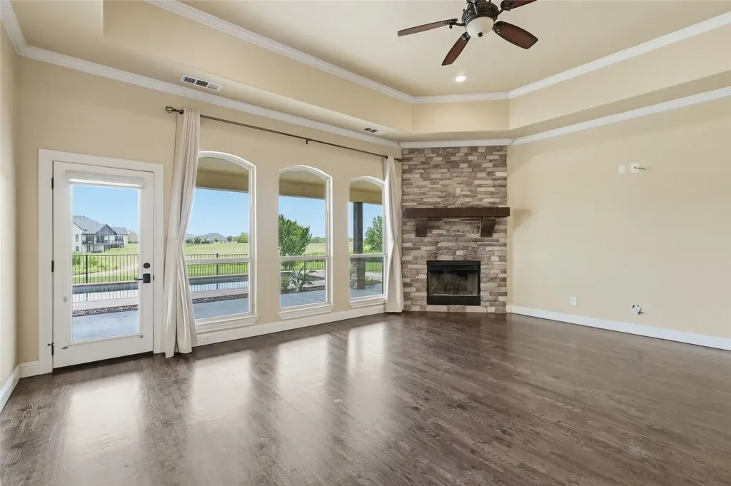 1200 Eagle Glen Pass Gunter TX 75058