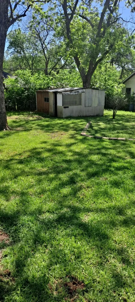 705 Vine Street Euless TX 76040