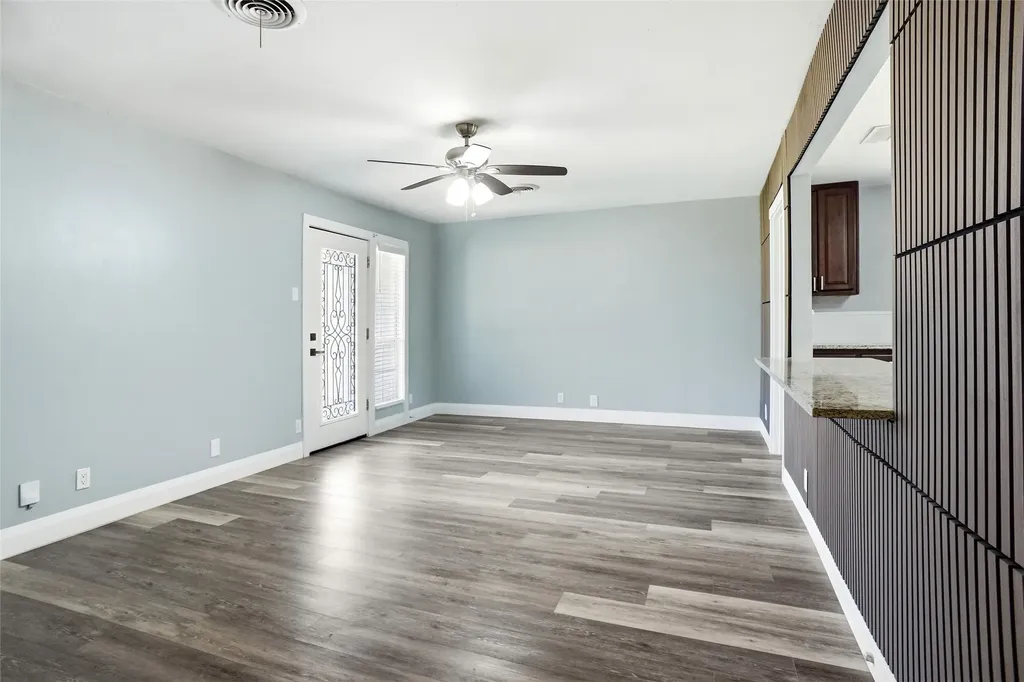 705 Vine Street Euless TX 76040
