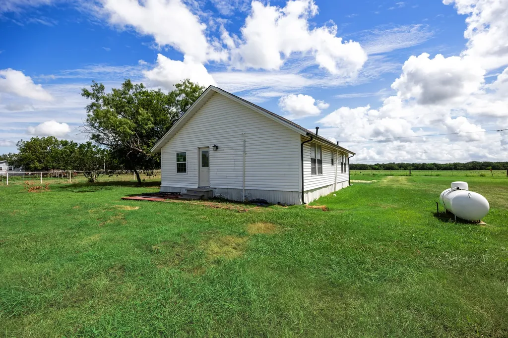 15763 County Road 355 Terrell TX 75161