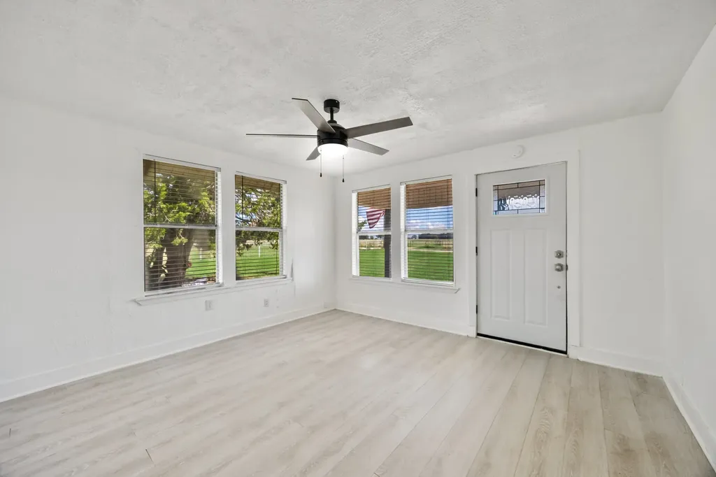 15763 County Road 355 Terrell TX 75161