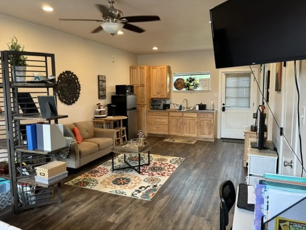 4275 Old Thomas Road Aubrey TX 76227