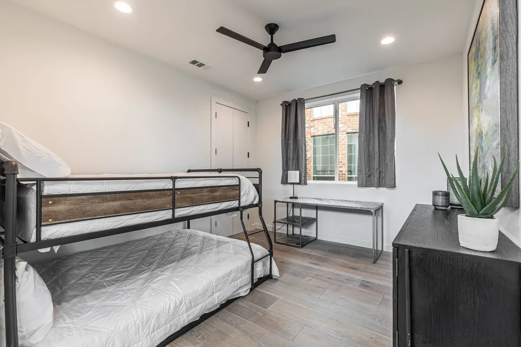 4202 Bonham Street Dallas TX 75229