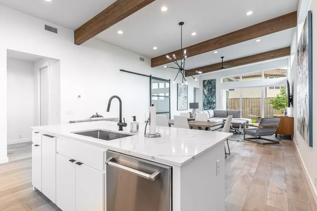4202 Bonham Street Dallas TX 75229