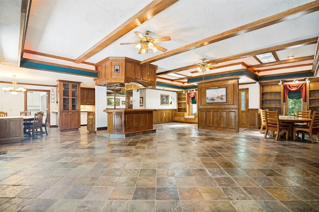 2495 Fox Point Circle Quinlan TX 75474