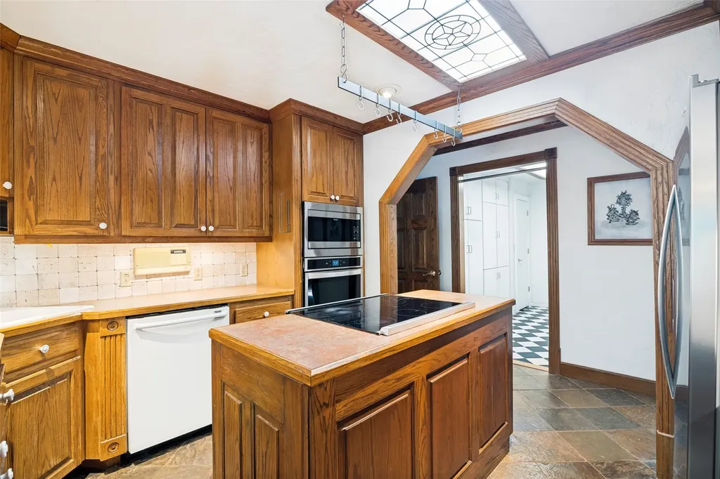 2495 Fox Point Circle Quinlan TX 75474