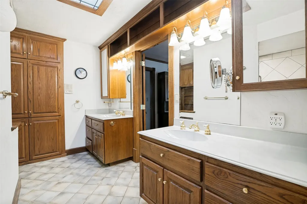 2495 Fox Point Circle Quinlan TX 75474