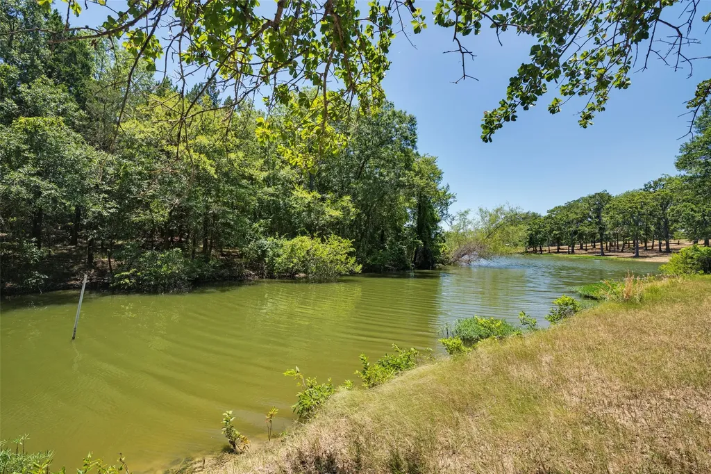 2495 Fox Point Circle Quinlan TX 75474