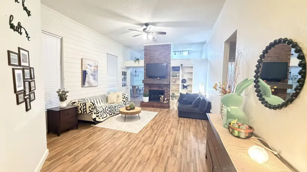 1121 Holly Drive Carrollton TX 75010