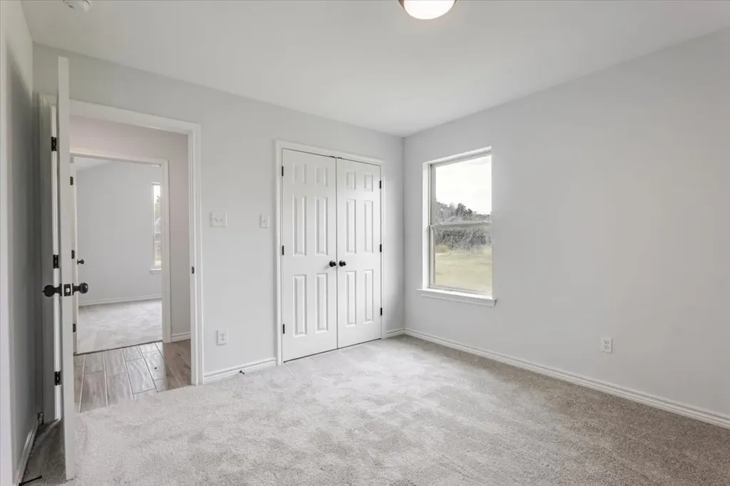 1007 SW 2nd Avenue Mineral Wells TX 76067