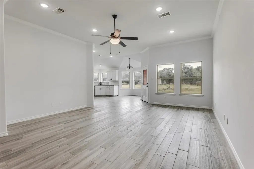 1007 SW 2nd Avenue Mineral Wells TX 76067