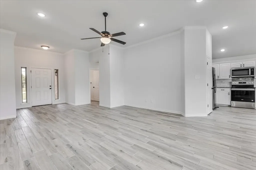 1007 SW 2nd Avenue Mineral Wells TX 76067
