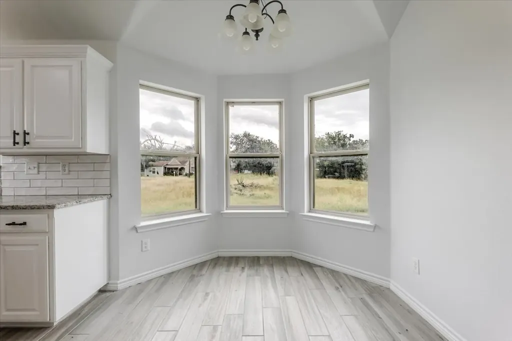 1007 SW 2nd Avenue Mineral Wells TX 76067