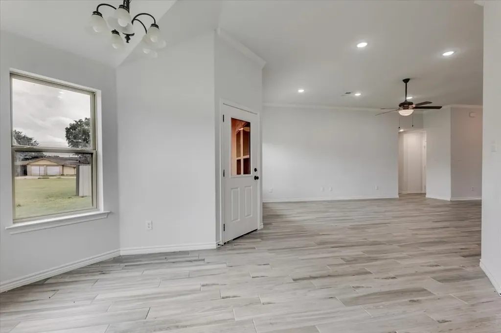 1007 SW 2nd Avenue Mineral Wells TX 76067