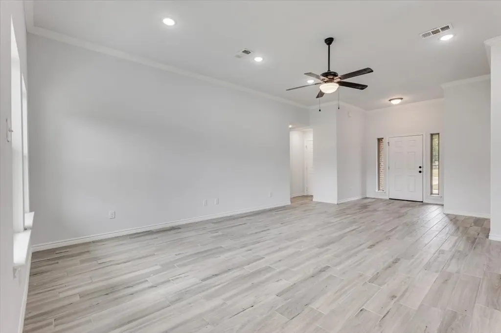 1007 SW 2nd Avenue Mineral Wells TX 76067