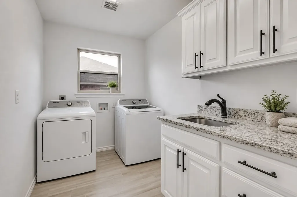 1007 SW 2nd Avenue Mineral Wells TX 76067