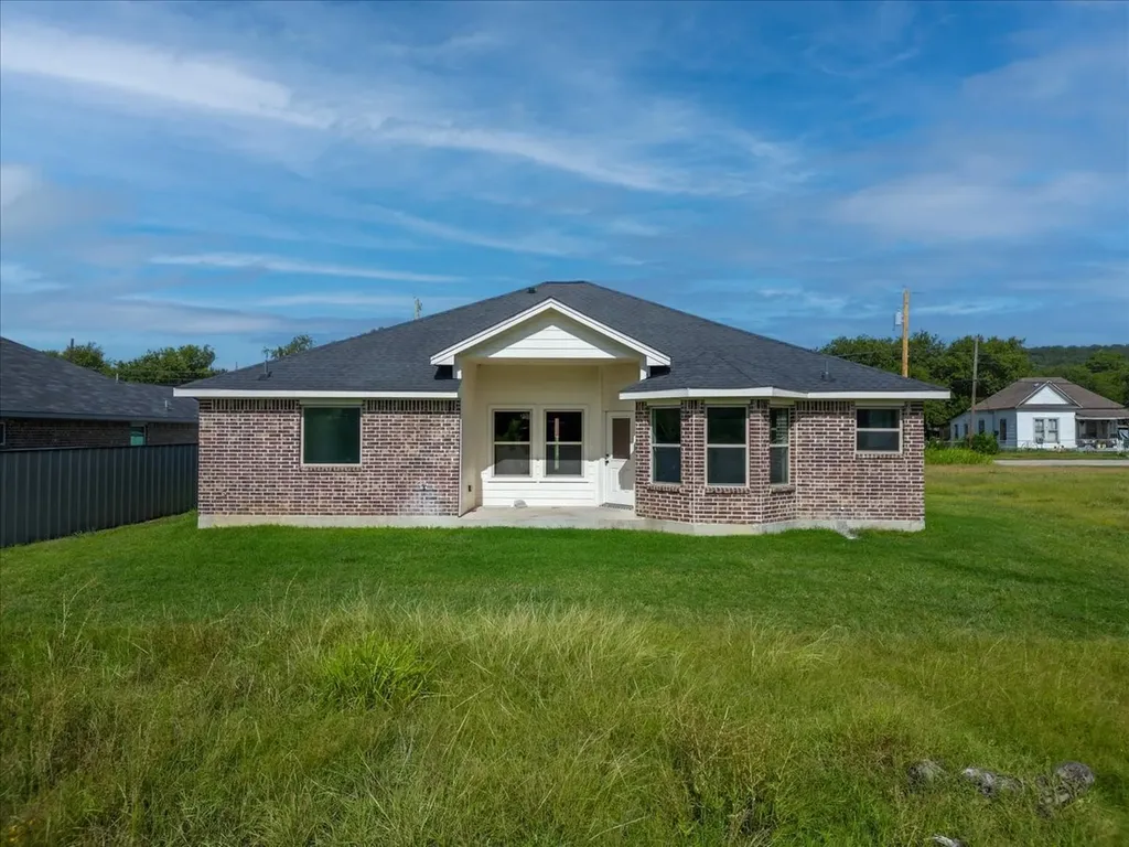 1007 SW 2nd Avenue Mineral Wells TX 76067