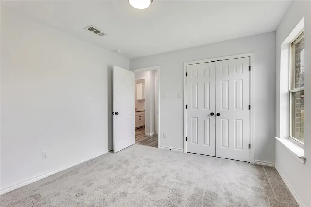 1007 SW 2nd Avenue Mineral Wells TX 76067