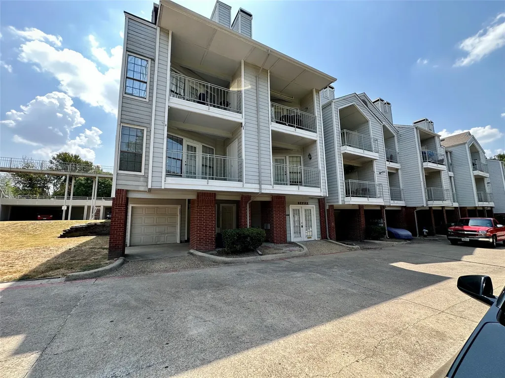 9823 Summerwood Circle Dallas TX 75243