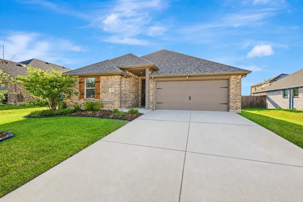 3020 Cliffview Drive Sanger TX 76266