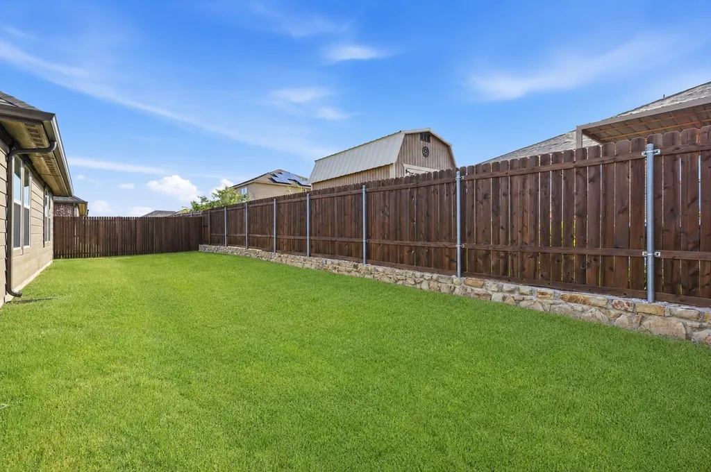 3020 Cliffview Drive Sanger TX 76266