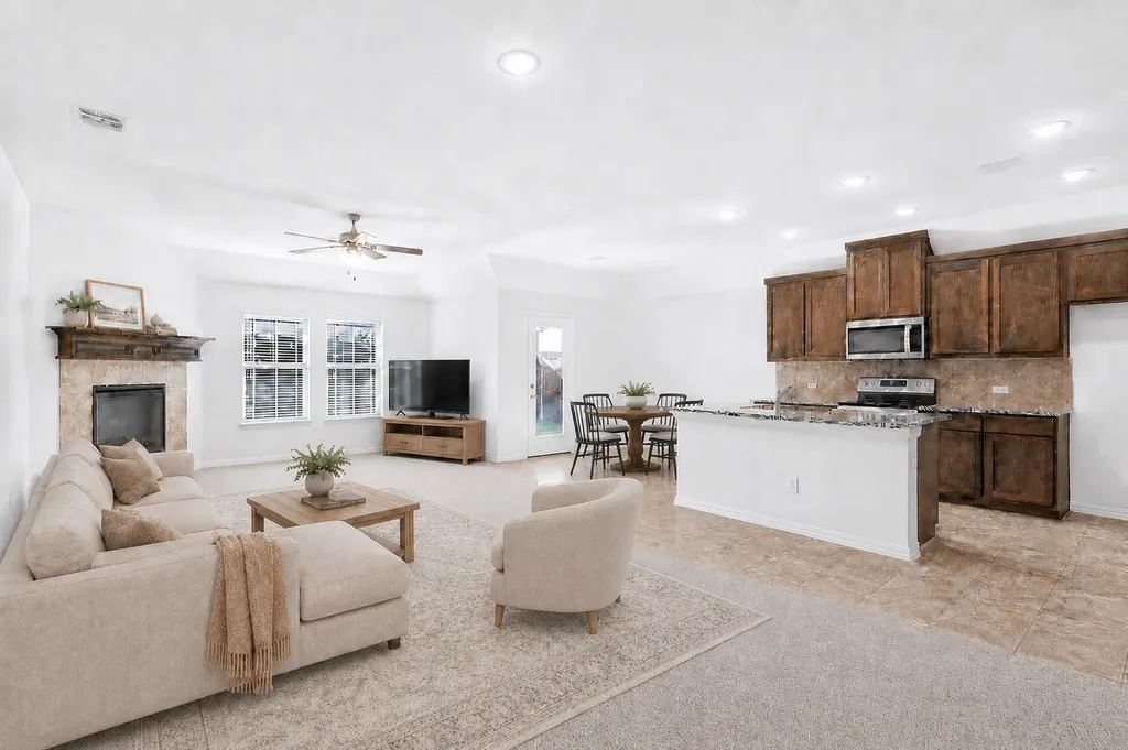 3020 Cliffview Drive Sanger TX 76266