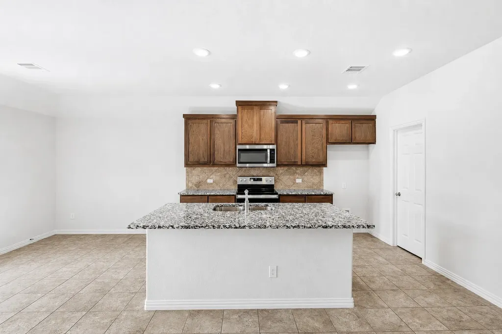 3020 Cliffview Drive Sanger TX 76266