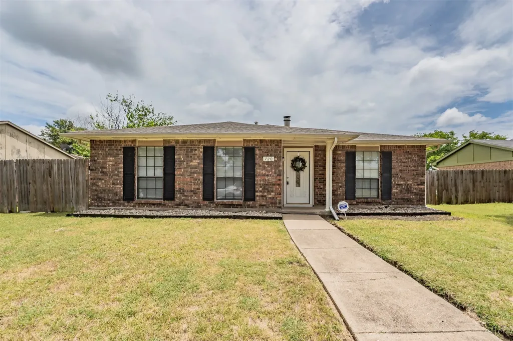 720 Nora Lane Desoto TX 75115