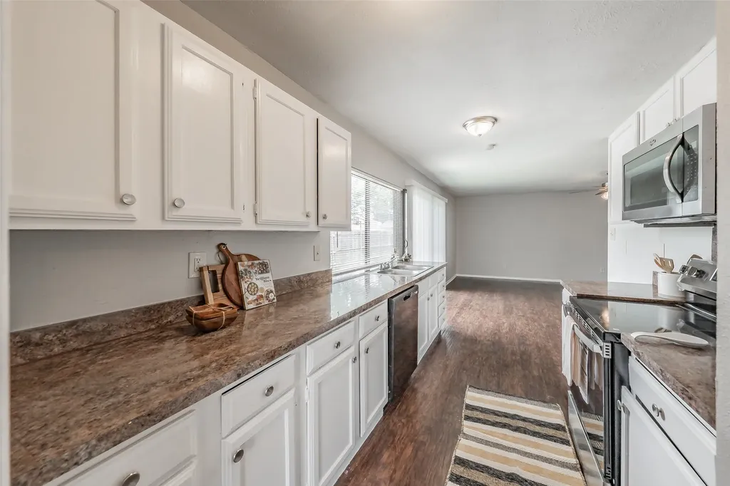 720 Nora Lane Desoto TX 75115