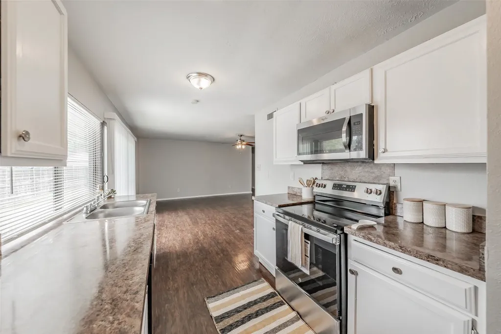 720 Nora Lane Desoto TX 75115
