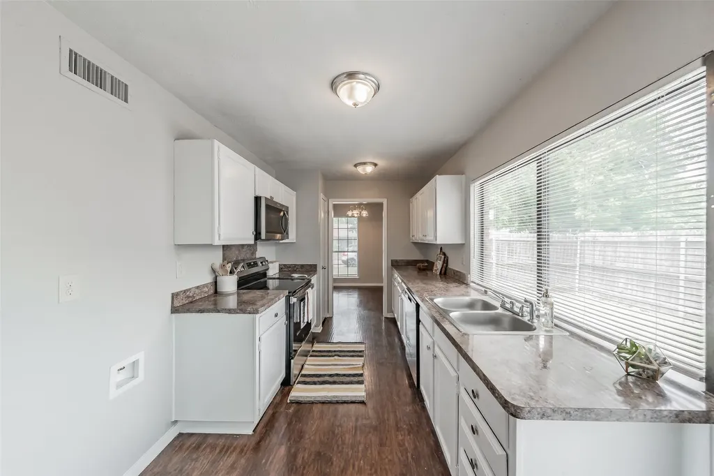 720 Nora Lane Desoto TX 75115