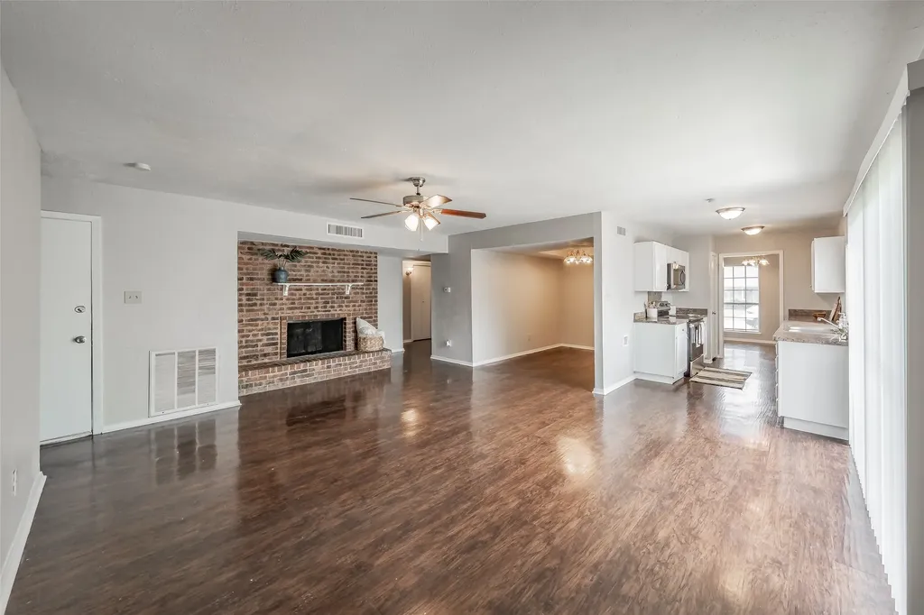 720 Nora Lane Desoto TX 75115