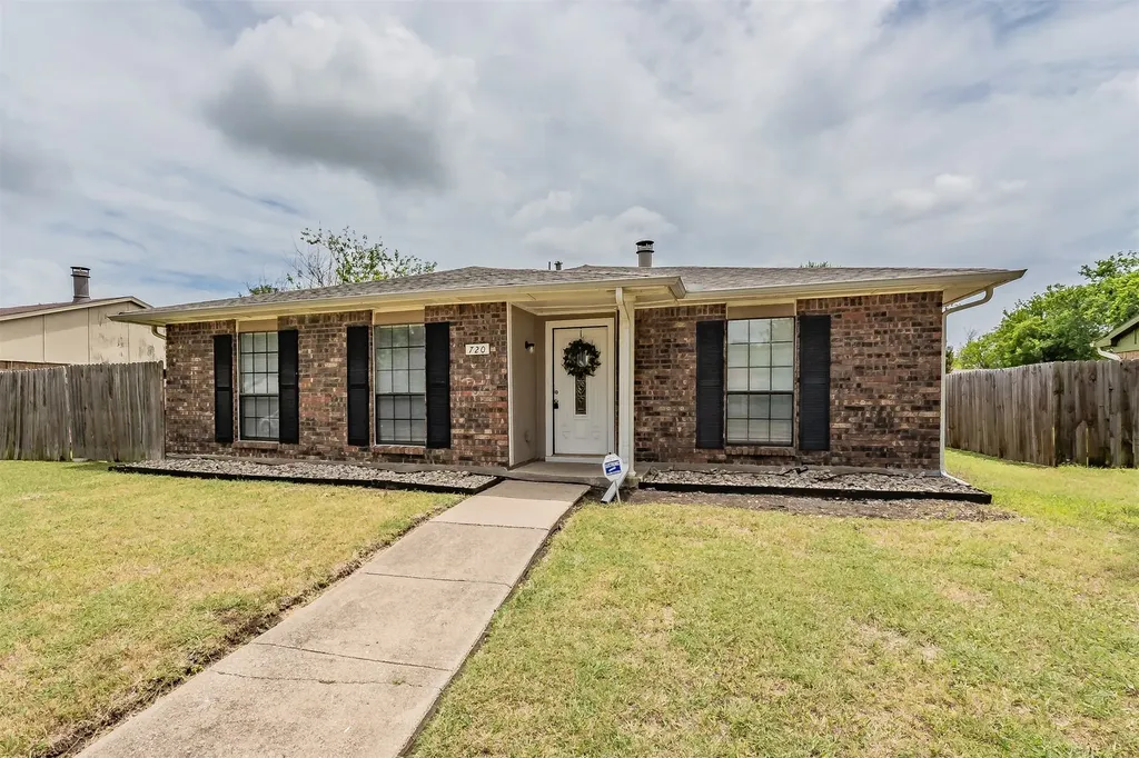 720 Nora Lane Desoto TX 75115