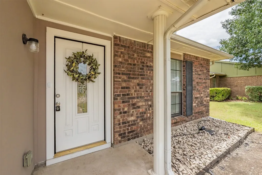 720 Nora Lane Desoto TX 75115