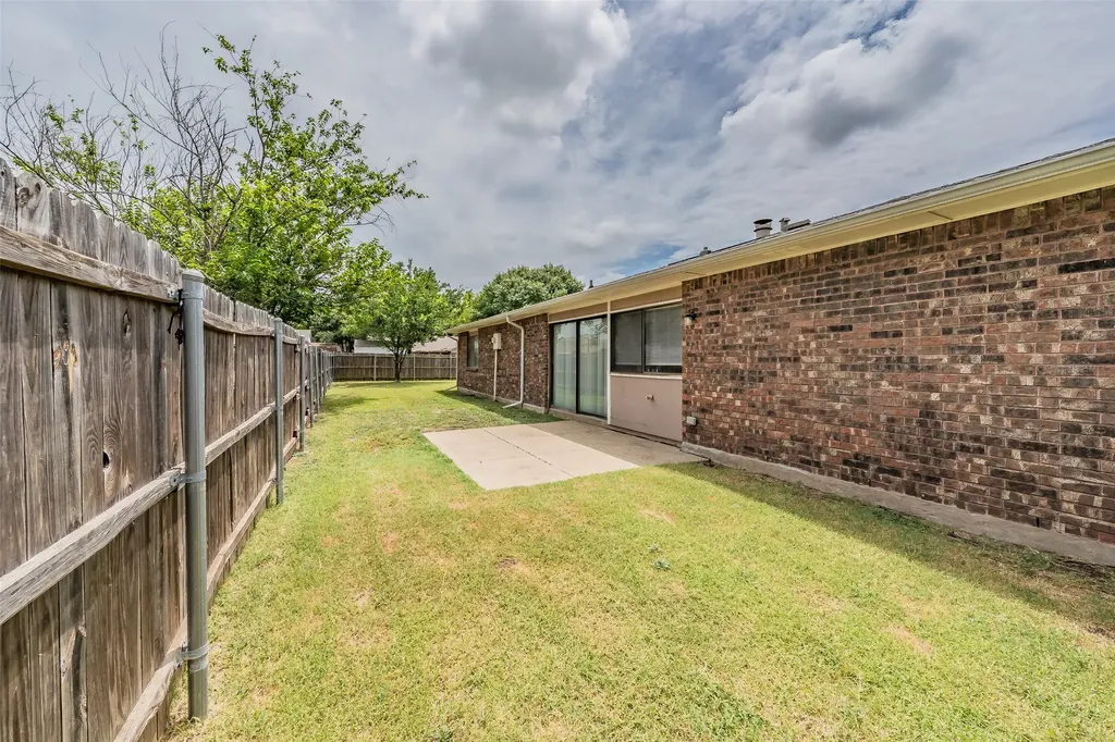 720 Nora Lane Desoto TX 75115