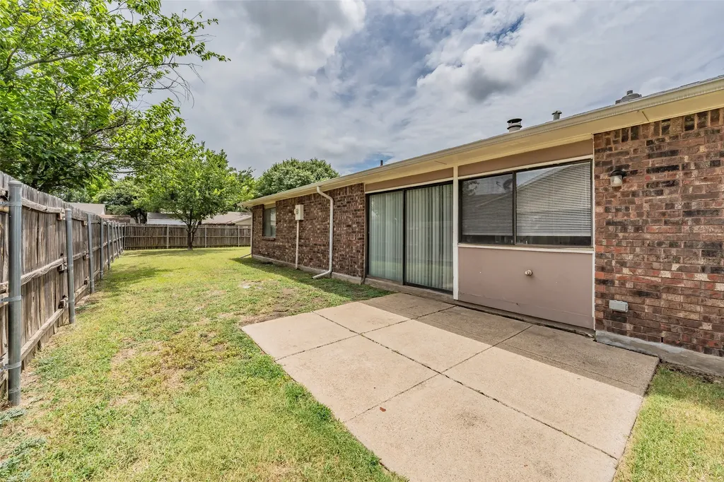 720 Nora Lane Desoto TX 75115